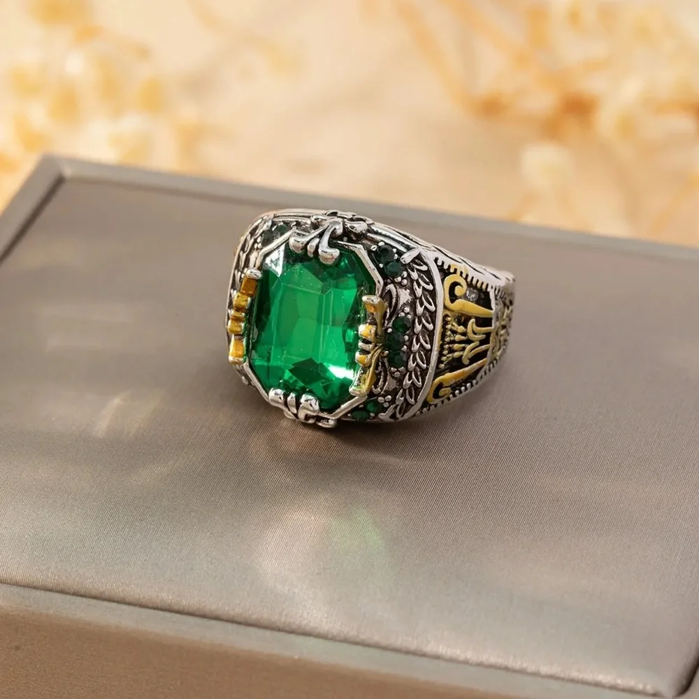 NEW Ottoman Empire Turkish Retro Large Emerald Silver 925 Ring - Picture 1 of 4